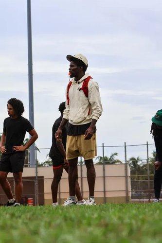 mobile - carousel-hero-element image-0