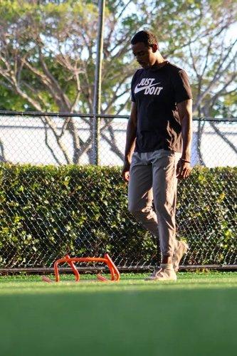 mobile - carousel-hero-element image-2