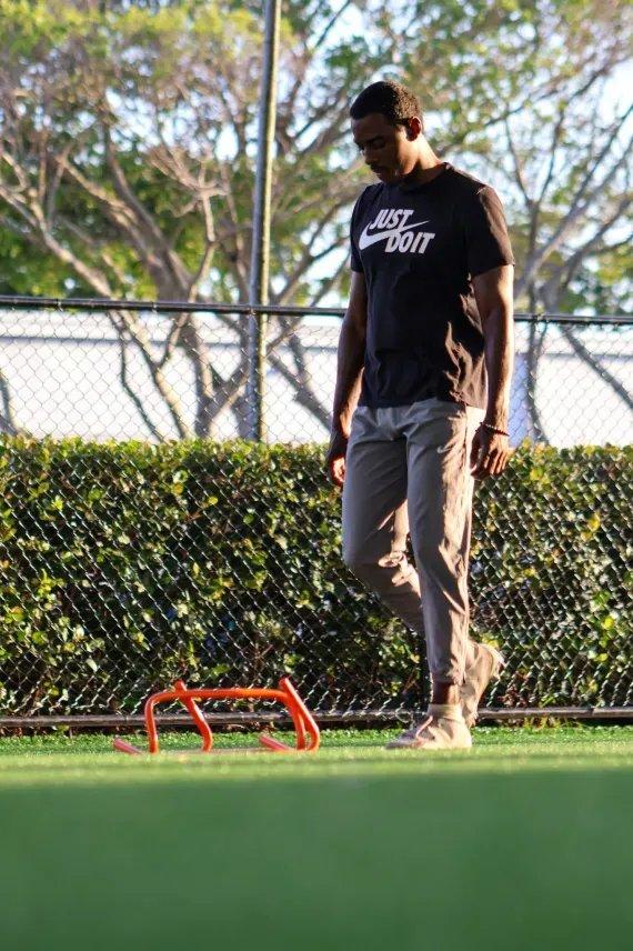 carousel-hero-element image-2